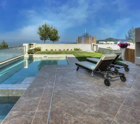 Sunny Villas *