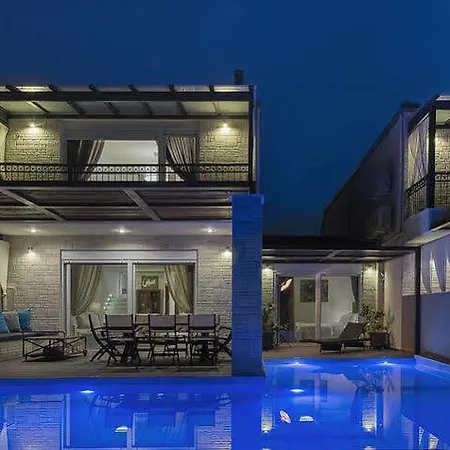 Sunny Villas *